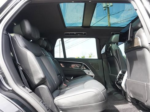 Used 2024 Land Rover Range Rover Long Wheelbase Autobiography image 45