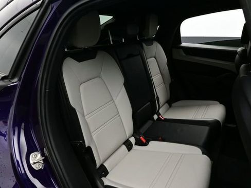 Certified 2024 Porsche Cayenne Coupe AWD/4WD image 17