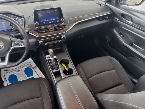 Used 2025 Nissan Altima 2.5 SV FWD image 27