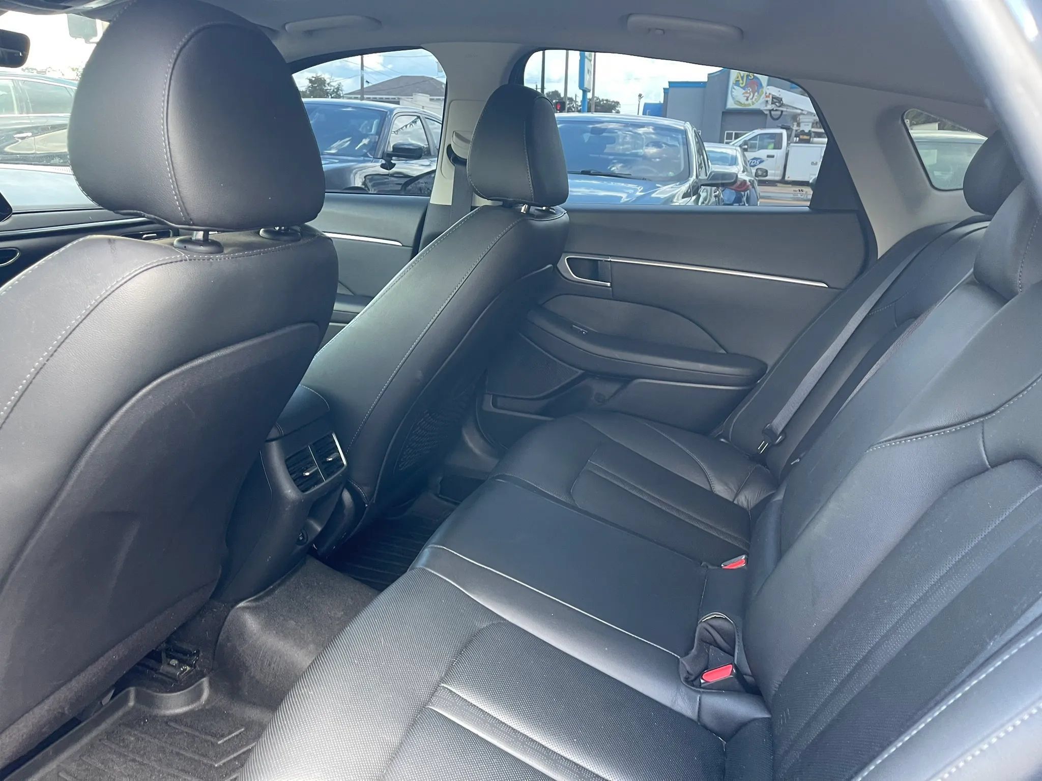 Used 2020 Hyundai Sonata SEL w/ Premium + Sunroof Package FWD image 10