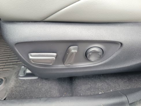 Used 2023 Toyota RAV4 SE image 23