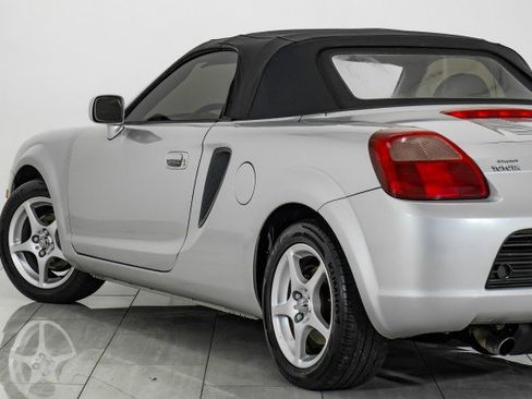 Used 2002 Toyota MR2 image 45