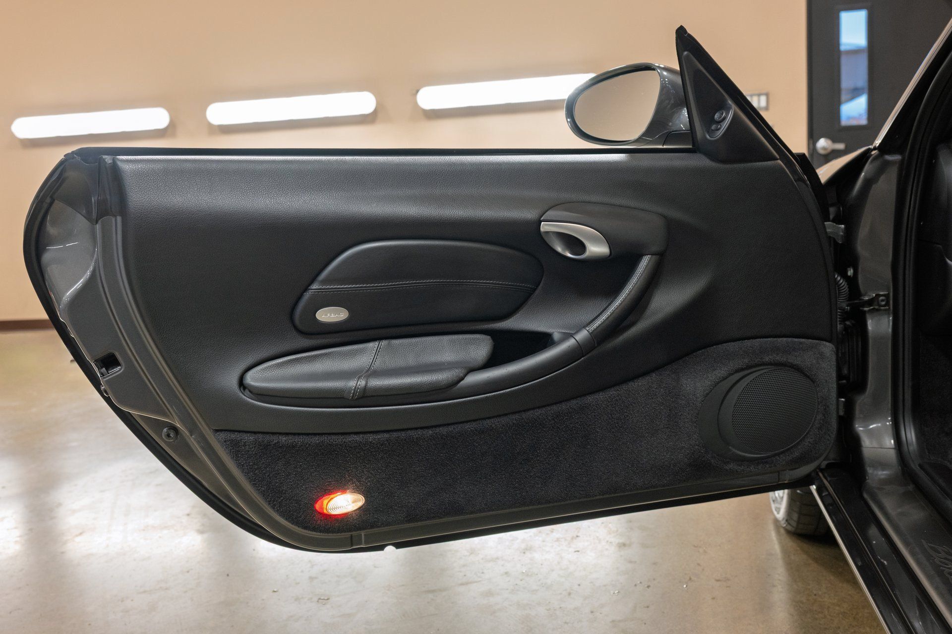 Used 2001 Porsche Boxster RWD image 30