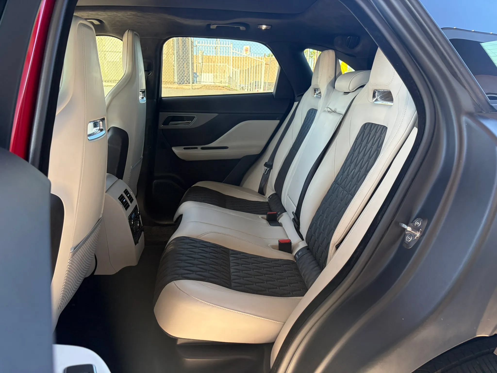Used 2020 Jaguar F-PACE SVR AWD/4WD image 10