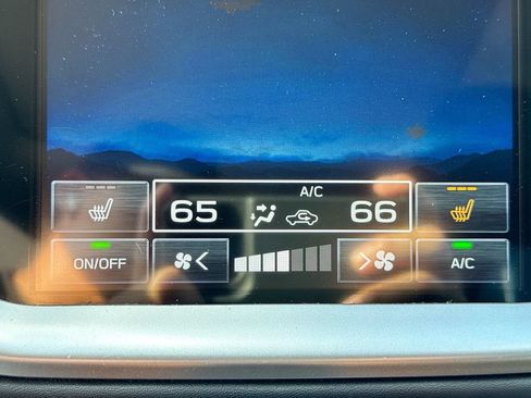 Used 2024 Subaru Outback Premium AWD/4WD image 18