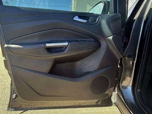 Used 2018 Ford Escape Titanium w/ Ford Safe & Smart Package image 14