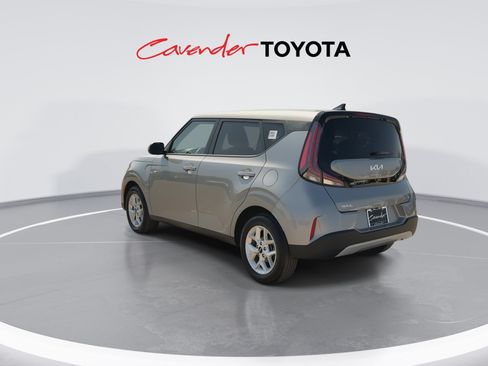 Used 2025 Kia Soul LX w/ LX Technology Package FWD image 6