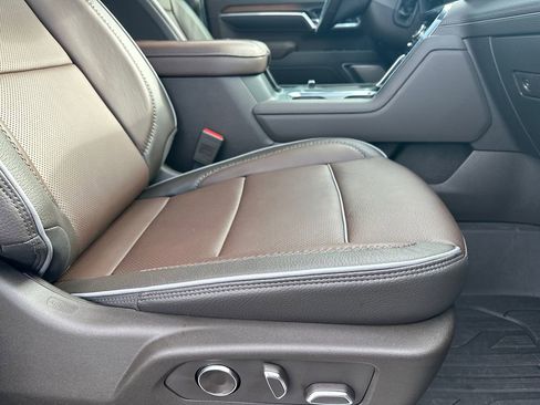 Used 2025 GMC Sierra 2500 Denali w/ Denali Reserve Package image 14