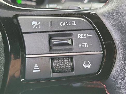 Used 2025 Honda Pilot Black Edition image 9