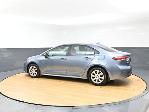 Used 2025 Toyota Corolla LE FWD image 9