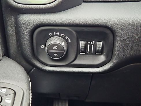 New 2026 RAM 2500 Laramie AWD/4WD image 18