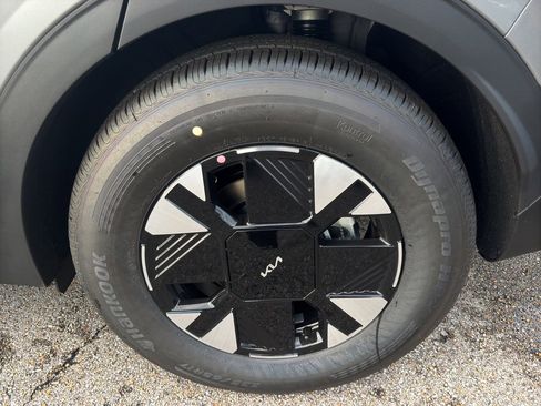 New 2026 Kia Sportage LX FWD image 23