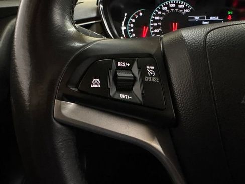 Used 2021 Chevrolet Trax LT w/ LT Convenience Package AWD/4WD image 47