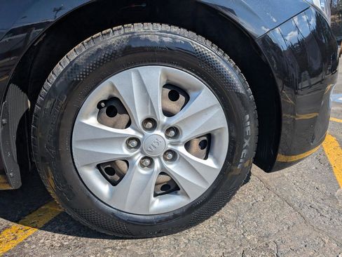 Used 2018 Kia Forte LX image 10