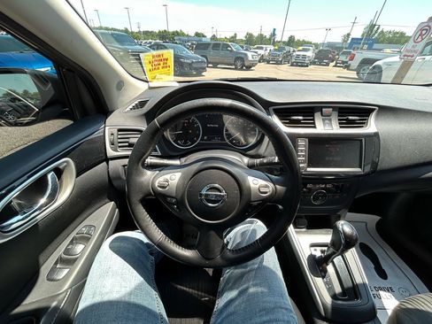 Used 2019 Nissan Sentra SV FWD image 28