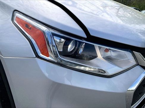 Used 2019 Chevrolet Traverse LS AWD/4WD image 32