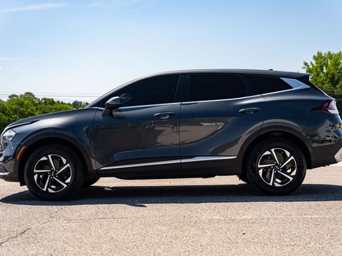 Used 2023 Kia Sportage LX AWD/4WD image 4