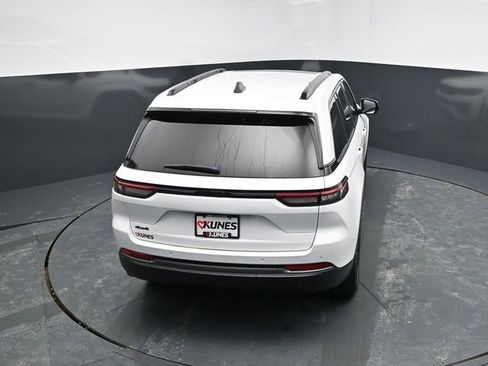 New 2026 Jeep Grand Cherokee Altitude AWD/4WD image 39