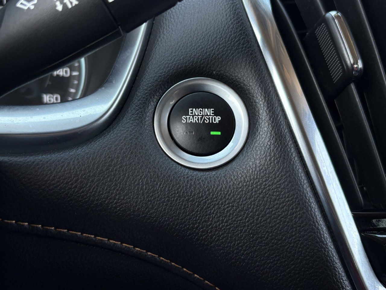Used 2020 Chevrolet Traverse LT FWD image 18