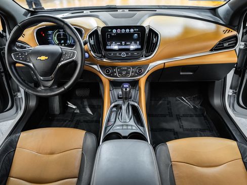 Used 2016 Chevrolet Volt Premier w/ Driver Confidence Package FWD image 18