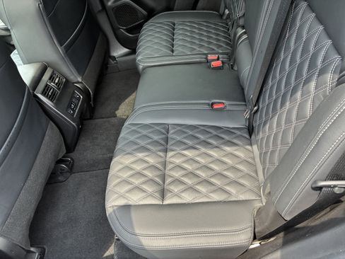 Used 2024 Mitsubishi Outlander SEL FWD image 14