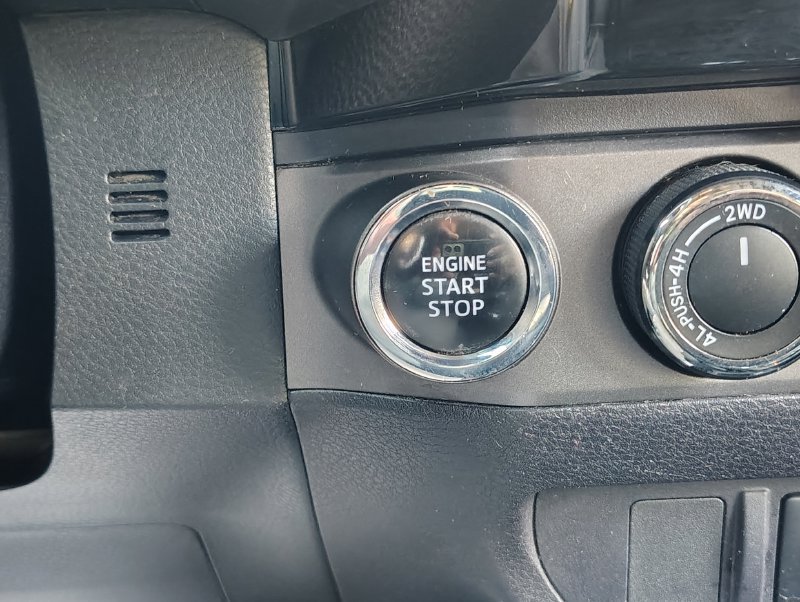 Used 2018 Toyota Tacoma TRD Sport AWD/4WD image 34