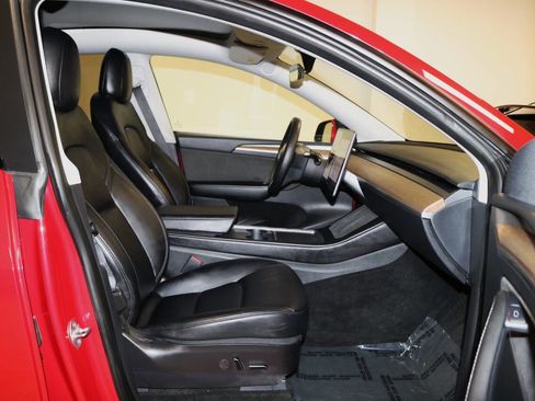 Used 2023 Tesla Model Y Performance image 17