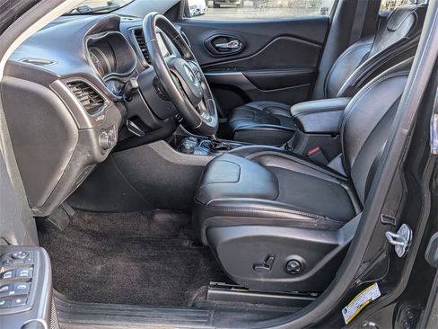 Used 2019 Jeep Cherokee Latitude Plus w/ Cold Weather Group image 11