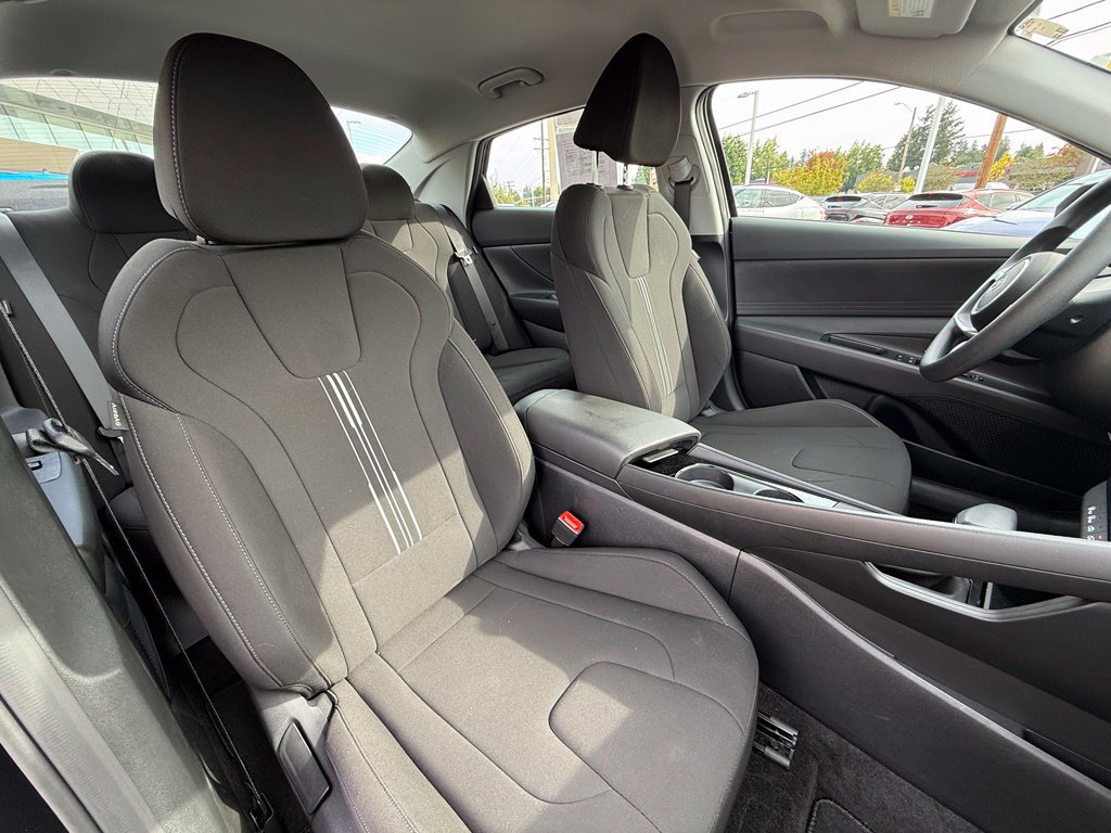 Certified 2025 Hyundai Elantra Hybrid FWD image 19