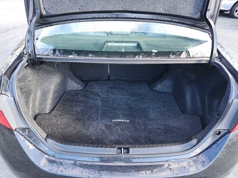 Used 2015 Toyota Corolla LE image 16