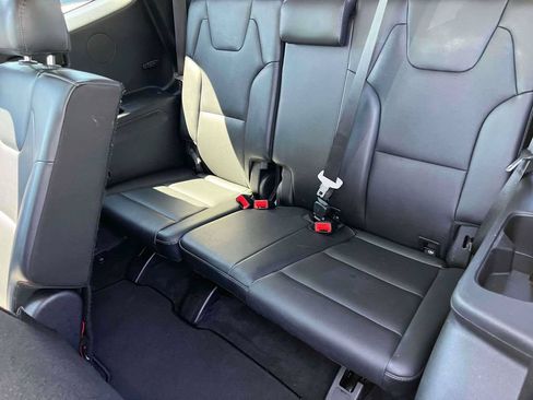 Used 2022 Kia Telluride LX AWD/4WD image 8