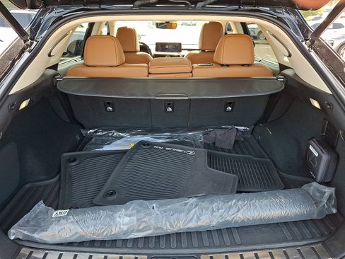 Used 2022 Lexus RX 450h AWD w/ Luxury Package image 31