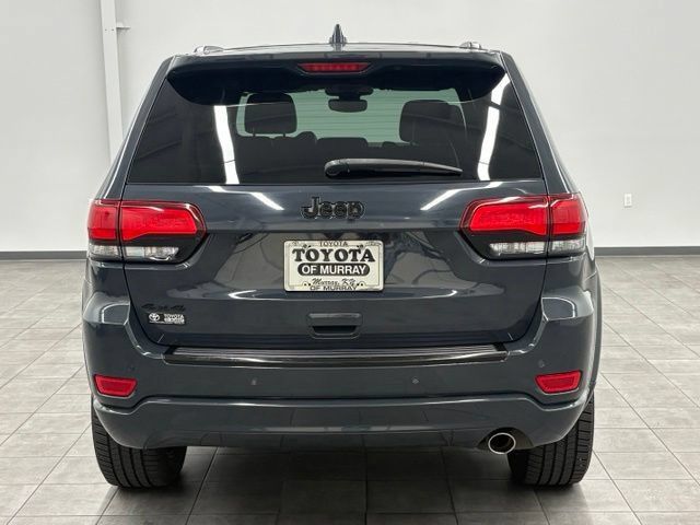 Used 2018 Jeep Grand Cherokee Altitude AWD/4WD image 3