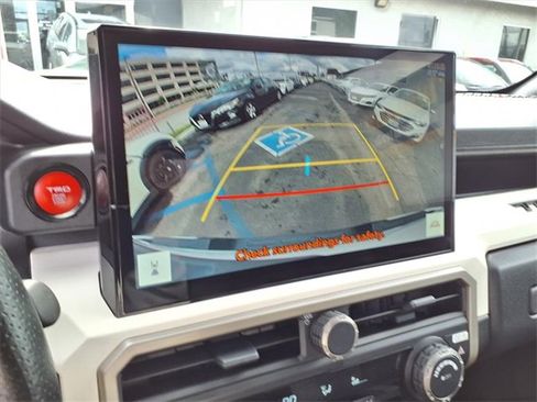 Used 2024 Toyota Tacoma TRD Off-Road image 19