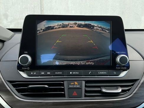 Used 2025 Nissan Altima 2.5 SV image 30