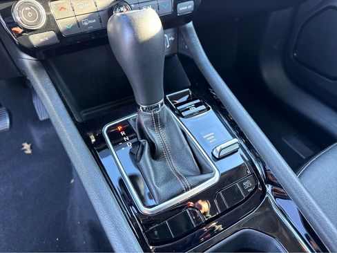 Used 2022 Jeep Compass Limited image 23