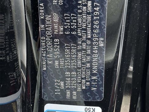 Used 2023 Kia Carnival LX image 31