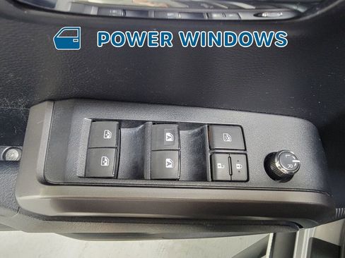 Used 2018 Toyota Tacoma TRD Sport image 28