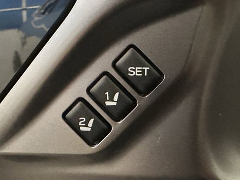 Certified 2025 Subaru Outback Limited image 37