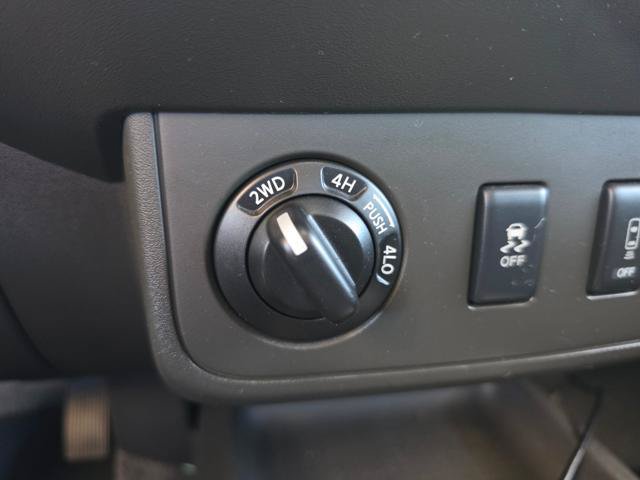 Used 2013 Nissan Frontier PRO-4X AWD/4WD image 22