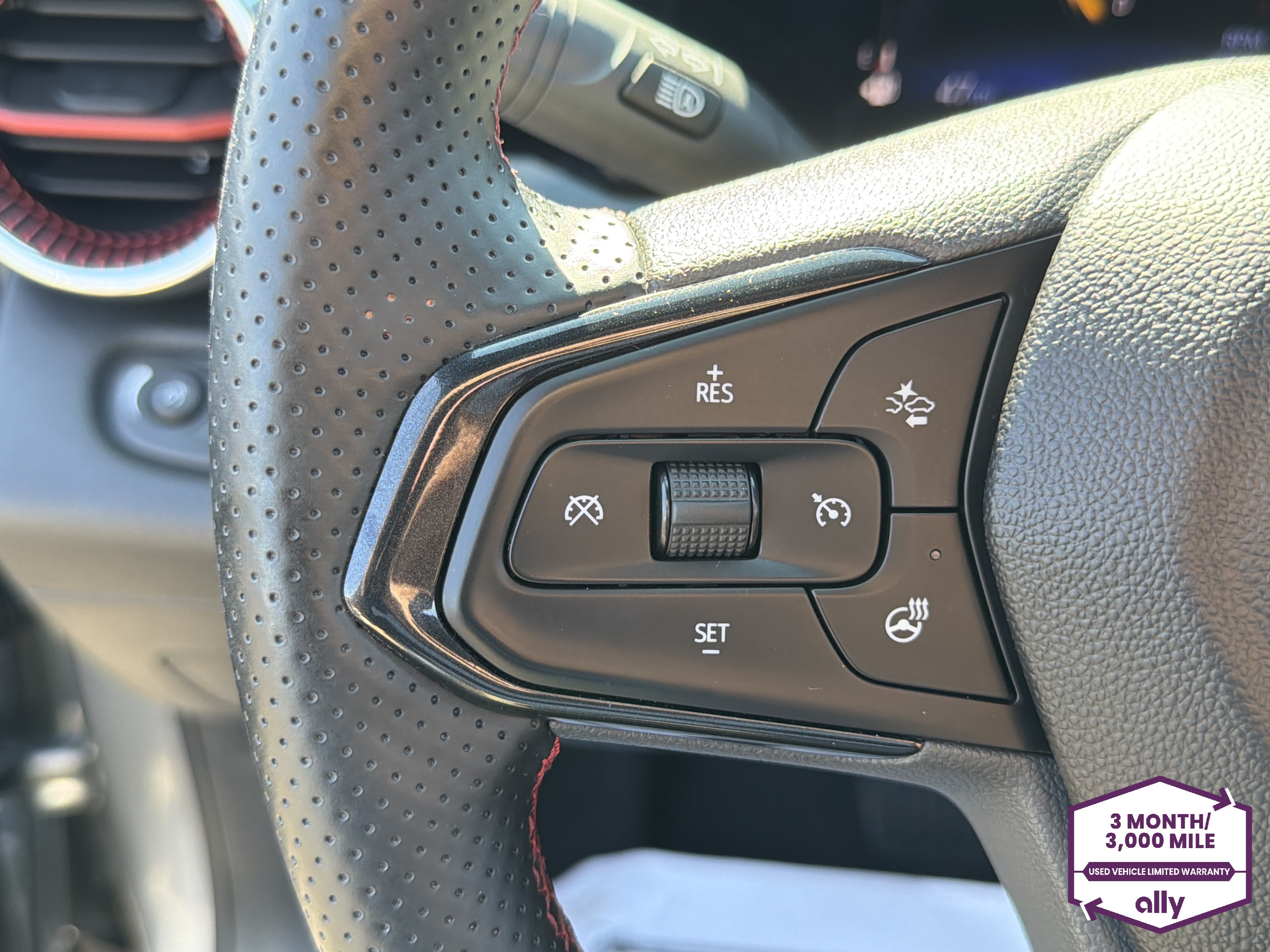 Used 2024 Chevrolet Trax RS FWD image 16