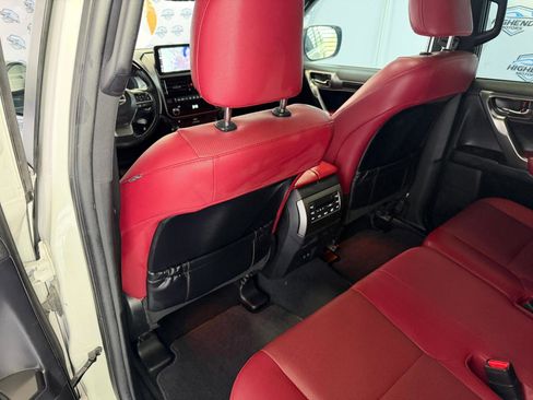 Used 2022 Lexus GX 460 Premium w/ Premium Package image 19