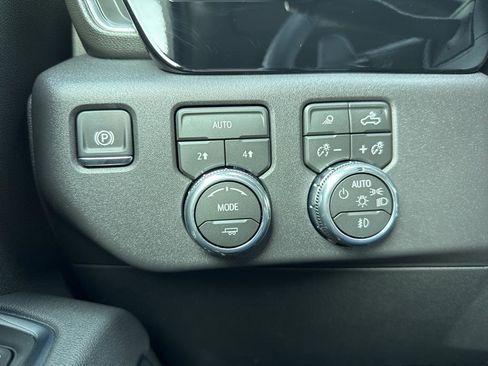 New 2026 GMC Sierra 1500 SLT w/ SLT Convenience Package image 22