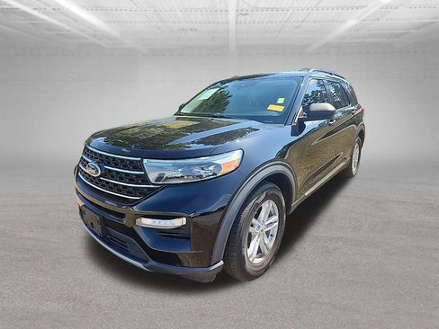Used 2021 Ford Explorer XLT w/ Equipment Group 202A RWD image 14