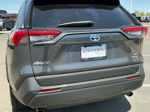 Used 2022 Toyota RAV4 LE AWD/4WD image 23