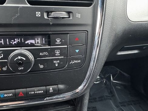 Used 2019 Dodge Grand Caravan GT image 16