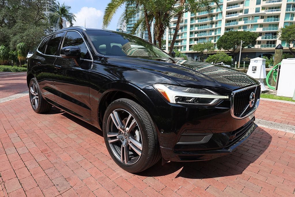Used 2019 Volvo XC60 T5 Momentum w/ Multimedia Package AWD/4WD image 17