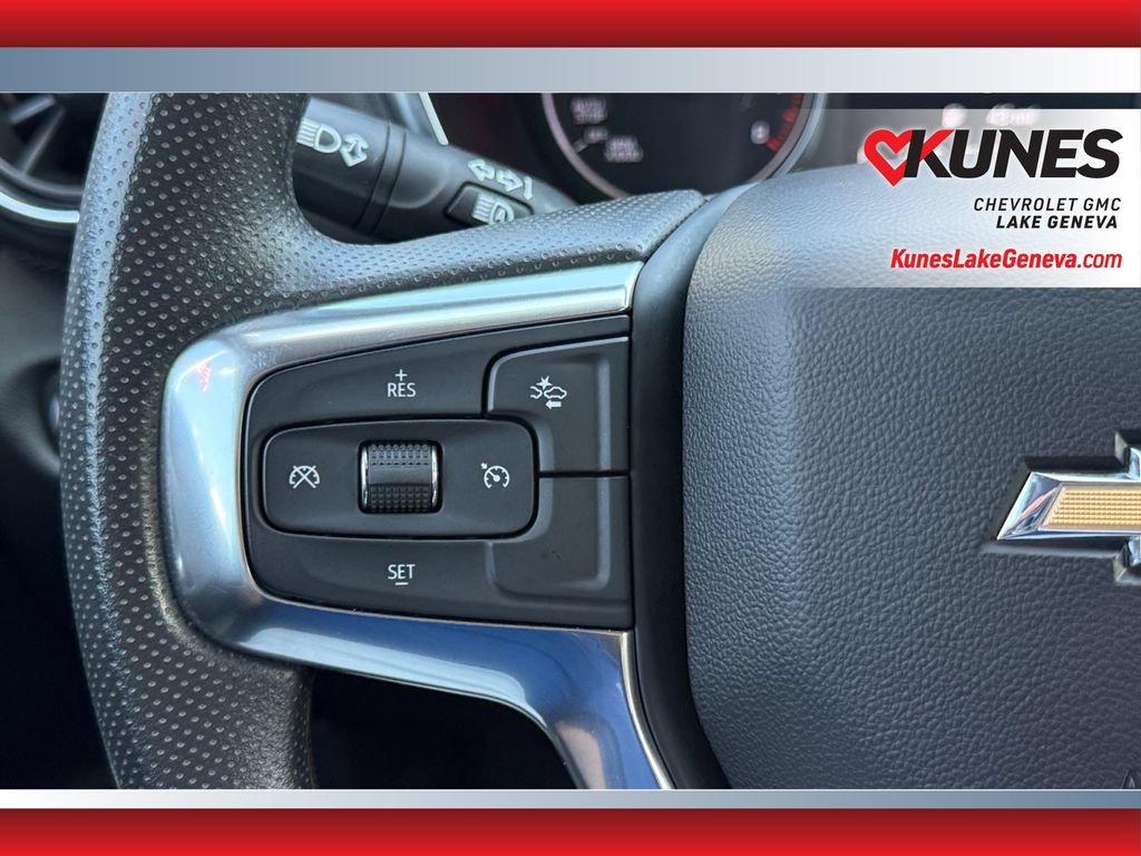 Used 2025 Chevrolet Blazer LT AWD/4WD image 14