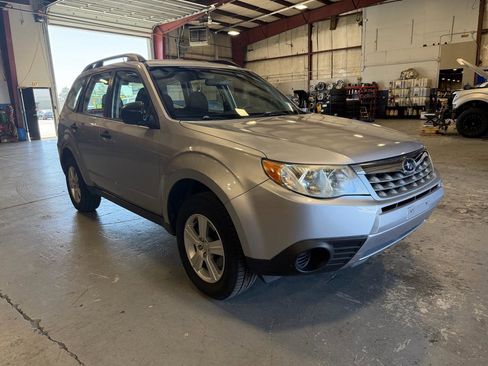 Used 2013 Subaru Forester 2.5X w/ Alloy Wheel Pkg image 2