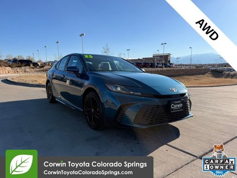 Used 2025 Toyota Camry SE w/ Convenience Package image 1